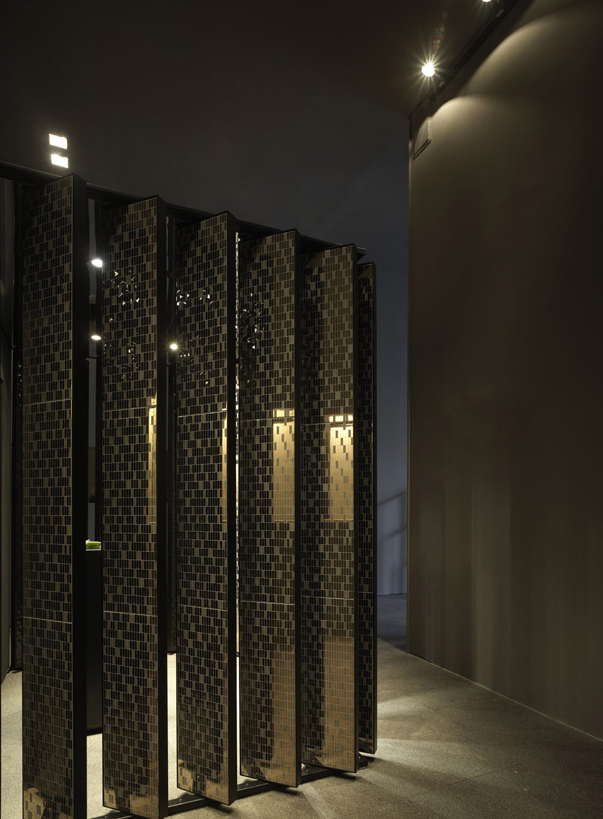 Iris Ceramica - Moving-Fuorisalone